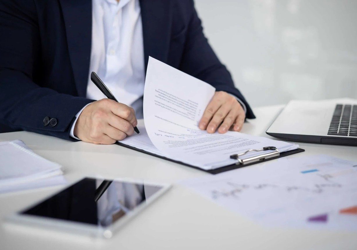 Credite de nevoi personale – ce documente sunt necesare și cum îți pregătește The Money Advisor dosarul complet pentru bancă