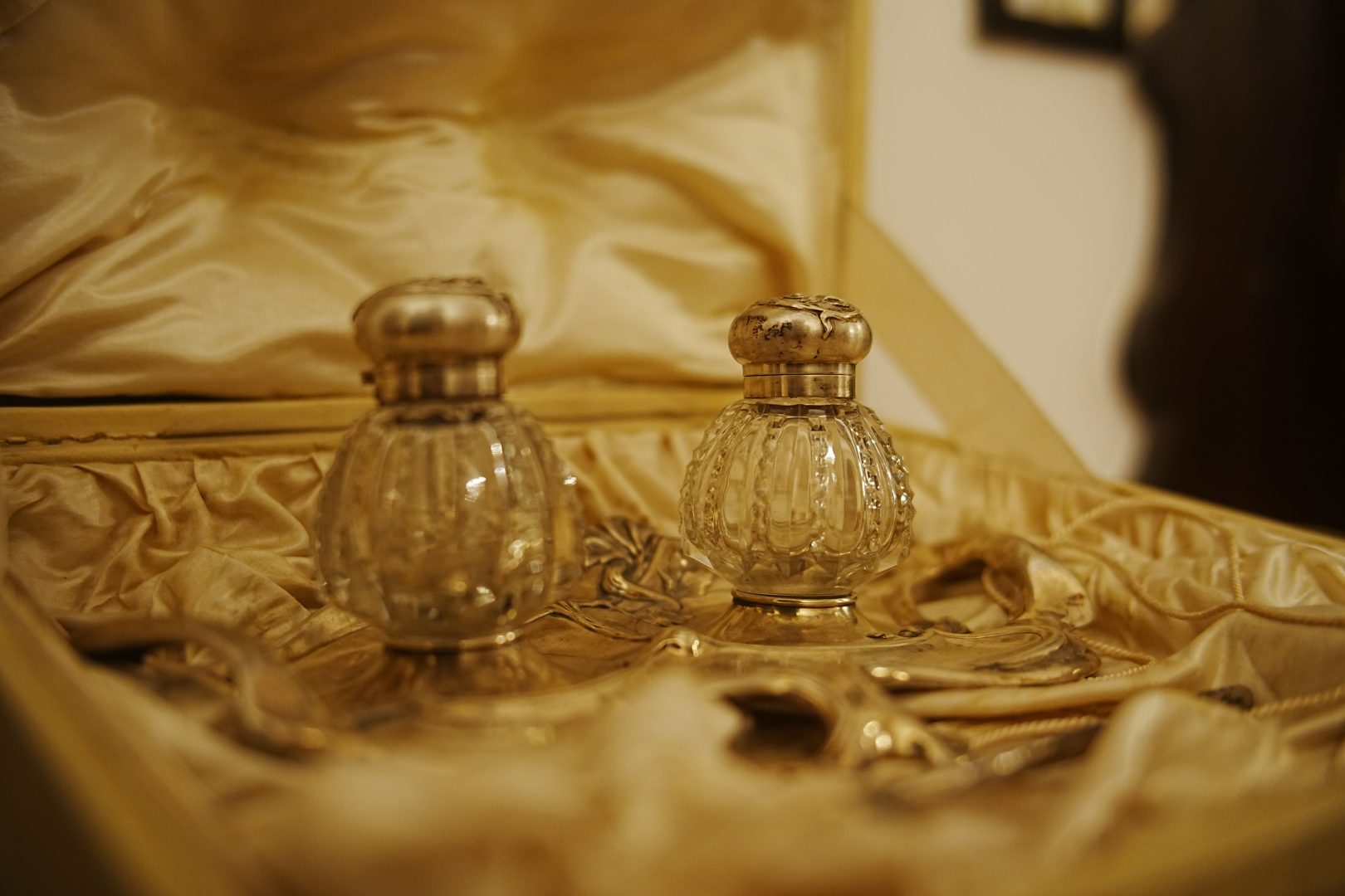 Art. History. Experience. – Eleganța Camerei de Black Jack în inima Bucureștiului